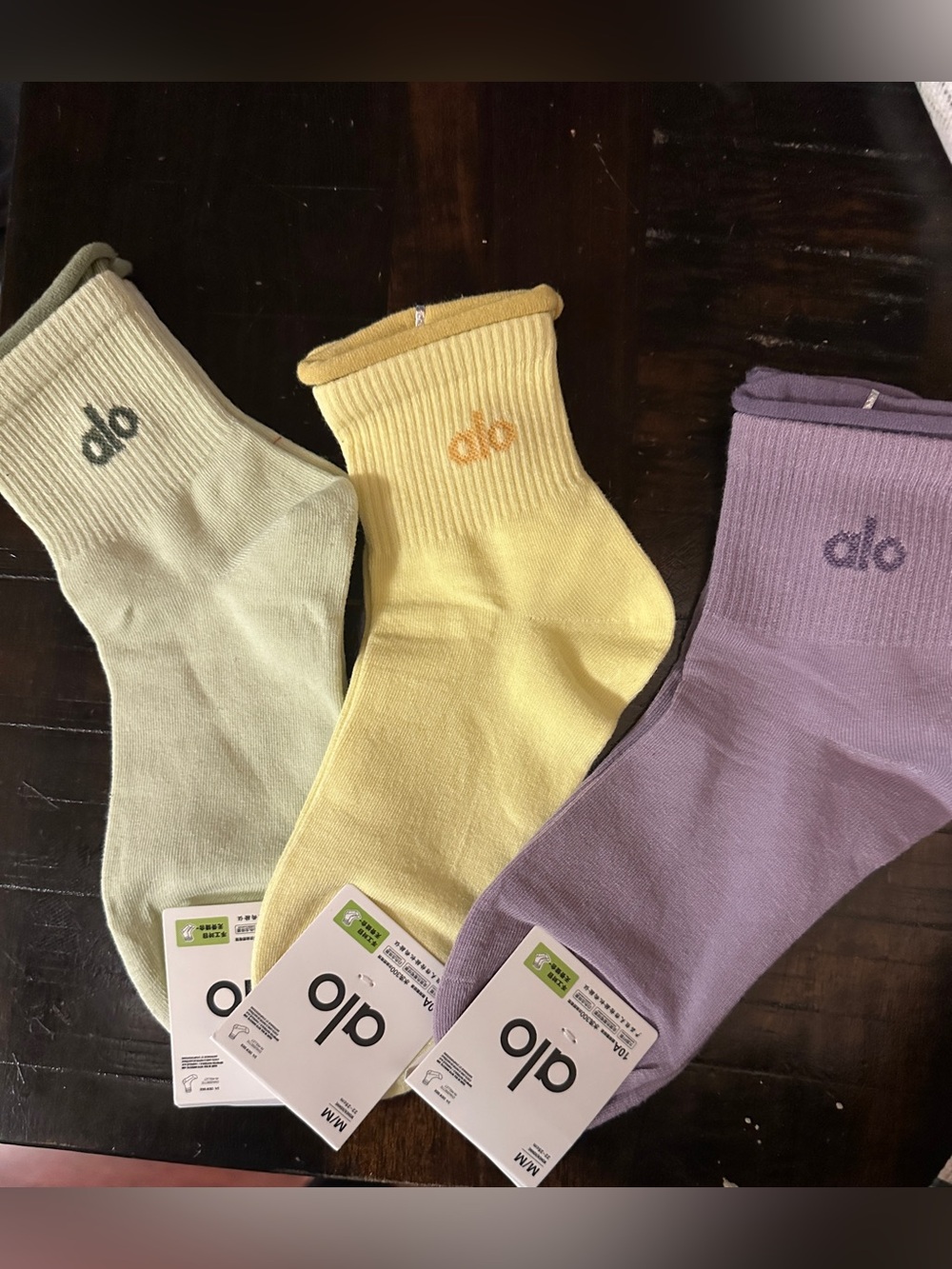 ALO Yoga Crew Socks - Pastel Green, Yellow, Purple